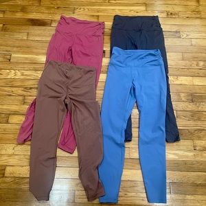 4 pairs of leggings size medium